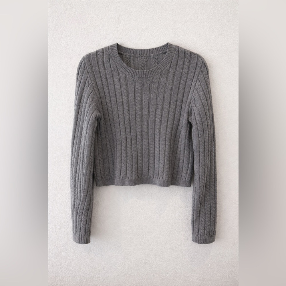 La Hearts Cropped Cable Knit Sweater Gray Size S Soft Knit